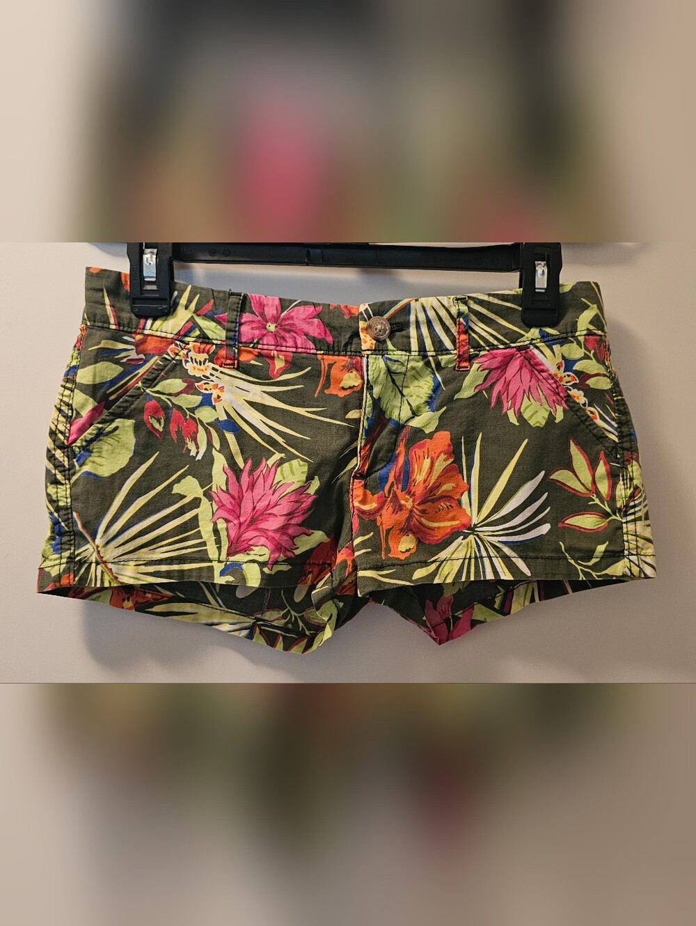 Hollister Women's So Cal Stretch Tropical Floral Shorts, Size 1